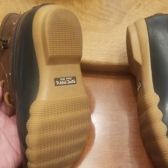 Sperry Brown and Black Kids Boots - Picture 4 of 6